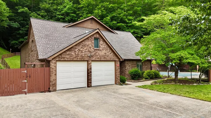 118 Holly Court, Pikeville, KY 41501 - #2