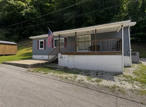 13 Helena Avenue, Matewan, WV 25678