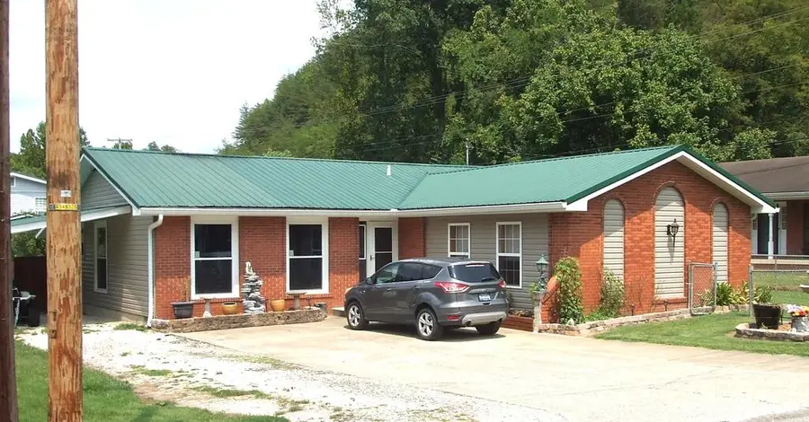 55 Conley Drive, Van Lear, KY 41265 - #2