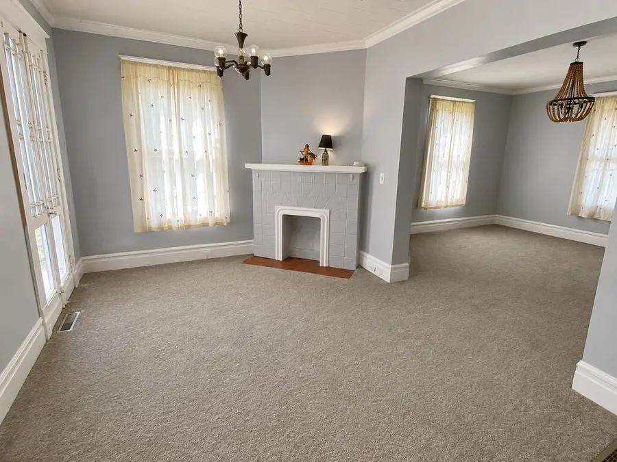 112 W 6th Ave, Williamson, WV 25661 - #3