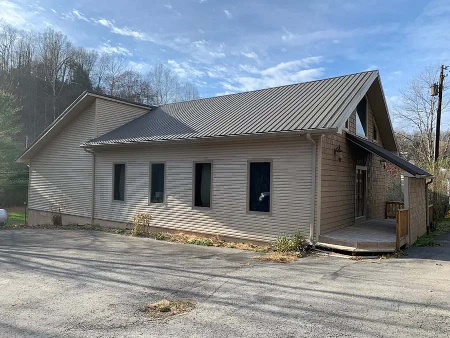 1007 Ky. Rt. 40, Staffordsville, KY 41256 - #3