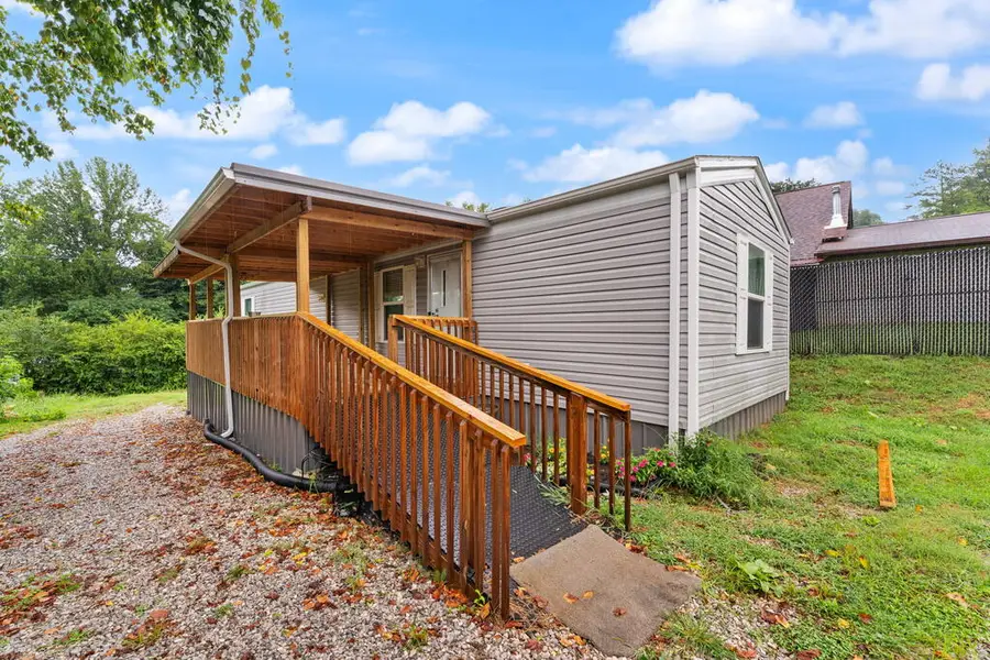 112 Cornett Hill Dr, Hazard, KY 41701 - #2