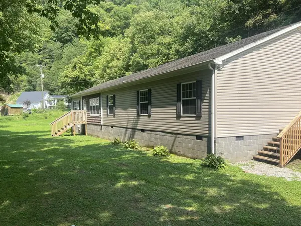 799 Left Fork Of Island Creek, Pikeville, KY 41501