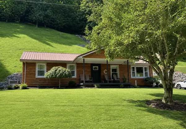 709 Mikes Branch, Pikeville, KY 41501