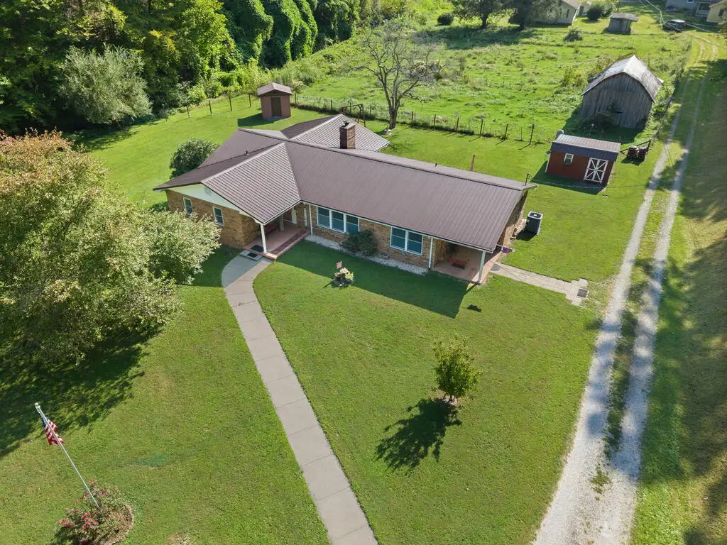 139 Midway Dr, Mayking, KY 41837 - #1