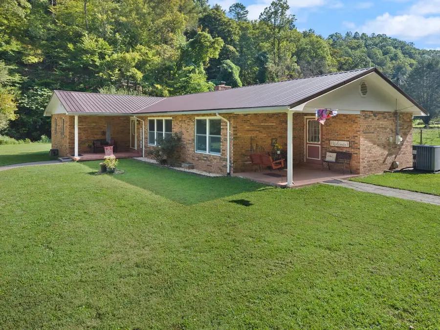 139 Midway Dr, Mayking, KY 41837 - #2