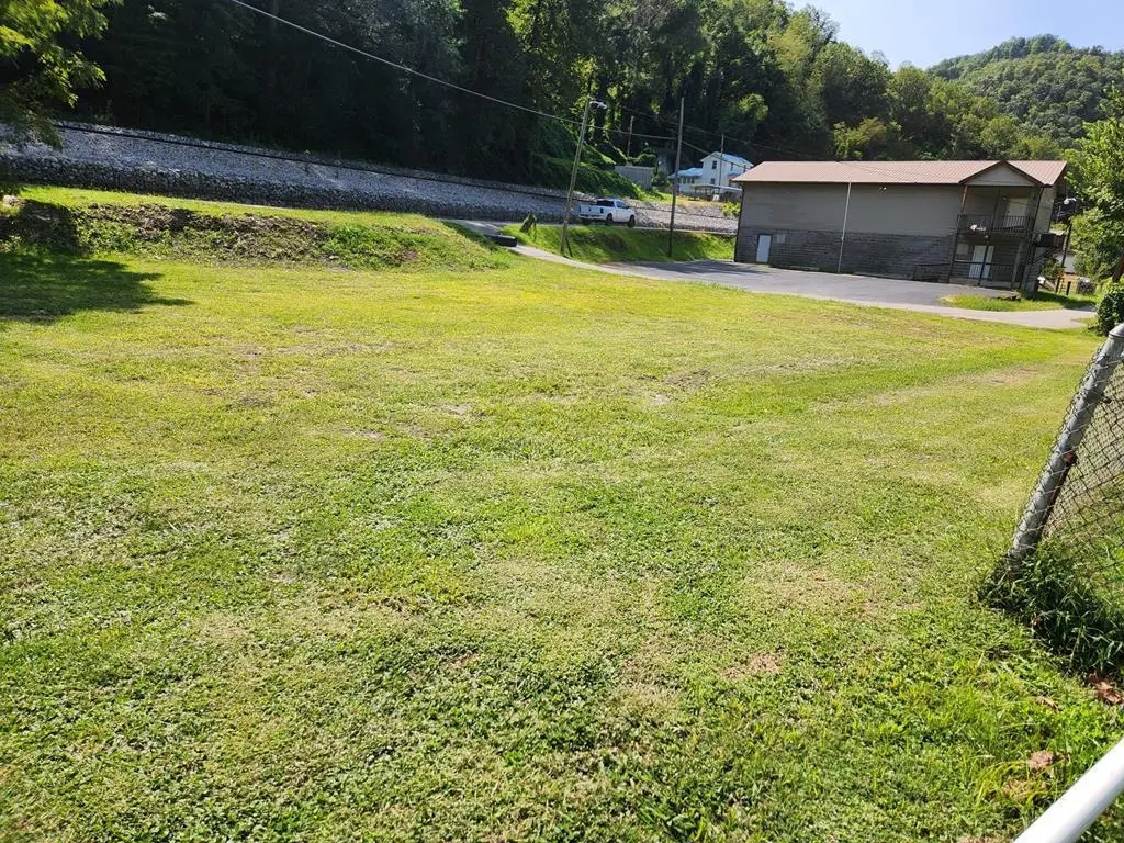 43752 St Hwy 194 E, Freeburn, KY 41528 - #1