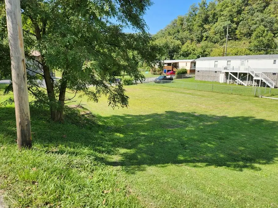 43752 St Hwy 194 E, Freeburn, KY 41528 - #2