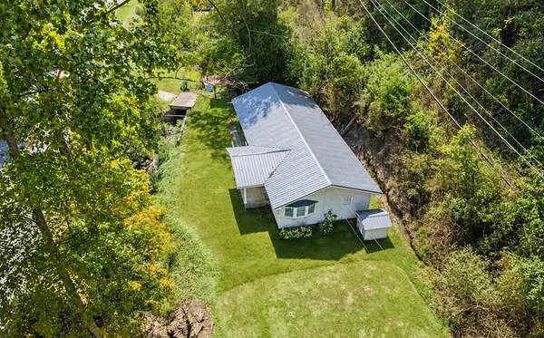 22251 State Highway 194 E, Feds Creek, KY 41524