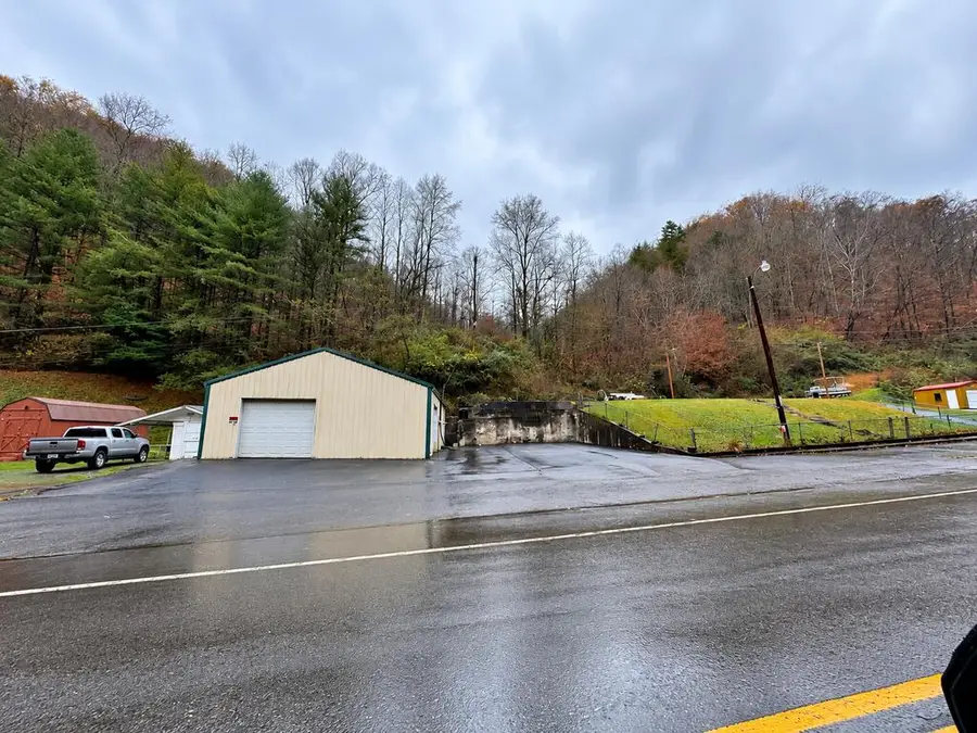 22251 State Highway 194 E, Fedscreek, KY 41524 - #3