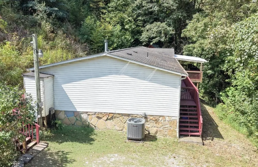 589 Bark Camp Road, Delphia, KY 41735 - #1