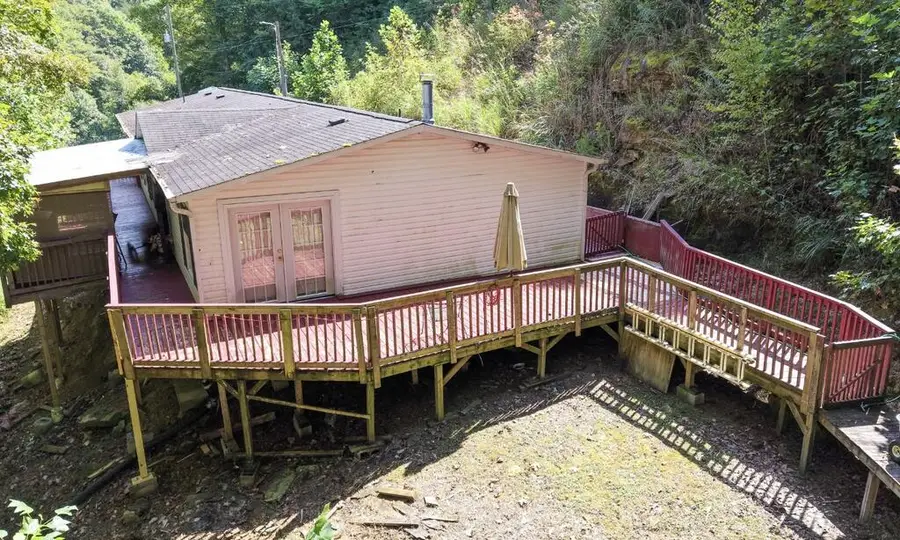 589 Bark Camp Road, Delphia, KY 41735 - #2