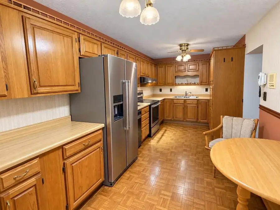 608 E 7th Ave, Williamson, WV 25661 - #2