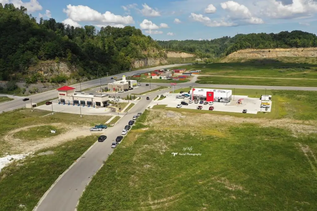 300 Perry Circle Road, Hazard, KY 41701 - #1