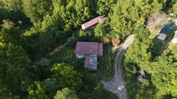 235-236 Number One Hill, Jenkins, KY 41537