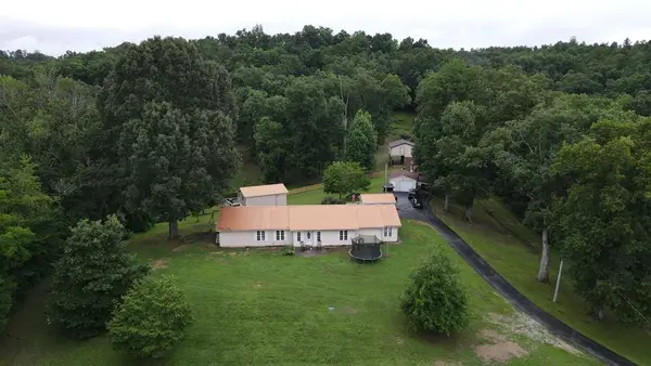 568 Ky 32, Louisa, KY 41230