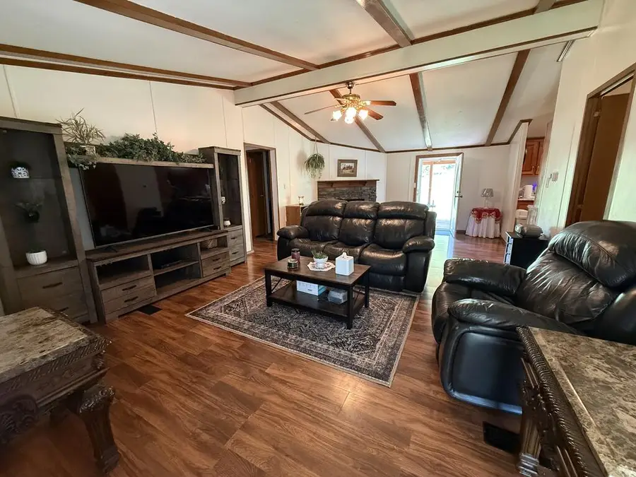 351 Whippoorwill Rd, Paintsville, KY 41240 - #2