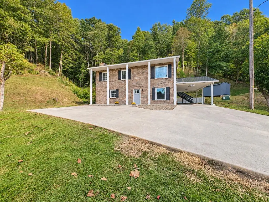 637 William Henry Dixon Blvd, Paintsville, KY 41240 - #1