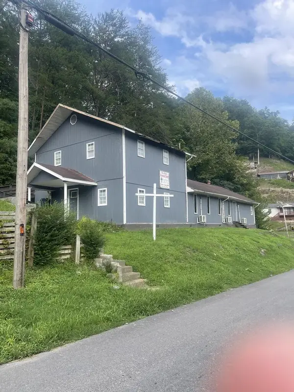 348 Glomar Storm King Road, Hazard, KY 41701