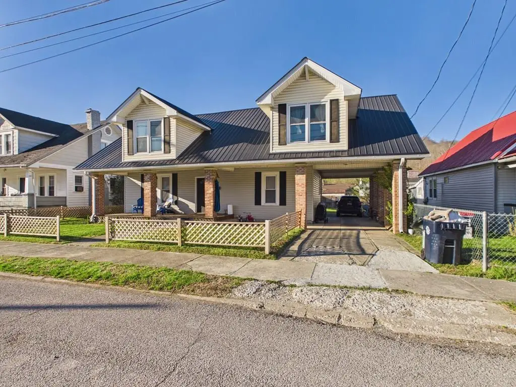 509 Washington Ave, Paintsville, KY 41240 - #1