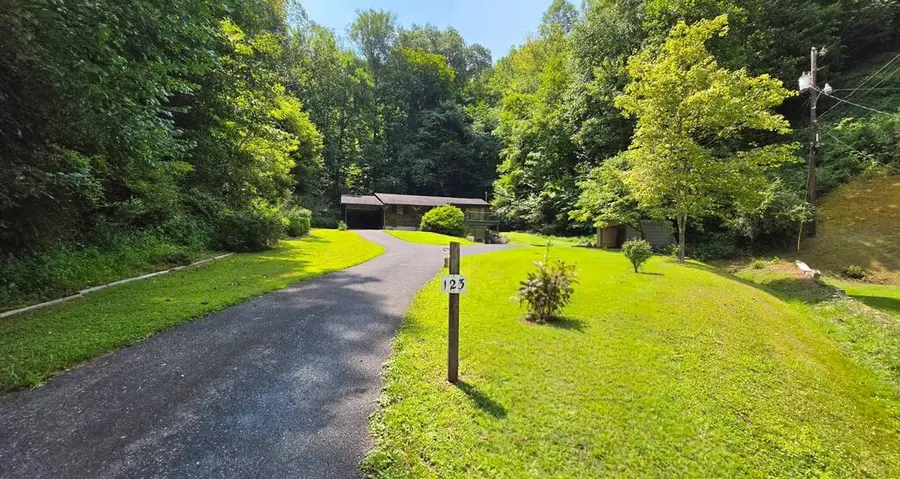123 Woodland Estates, Paintsville, KY 41240 - #3