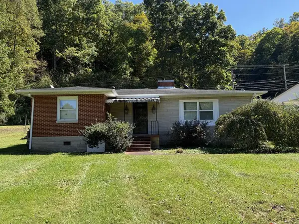 187 Willow Dr, Hager Hill, KY 41222
