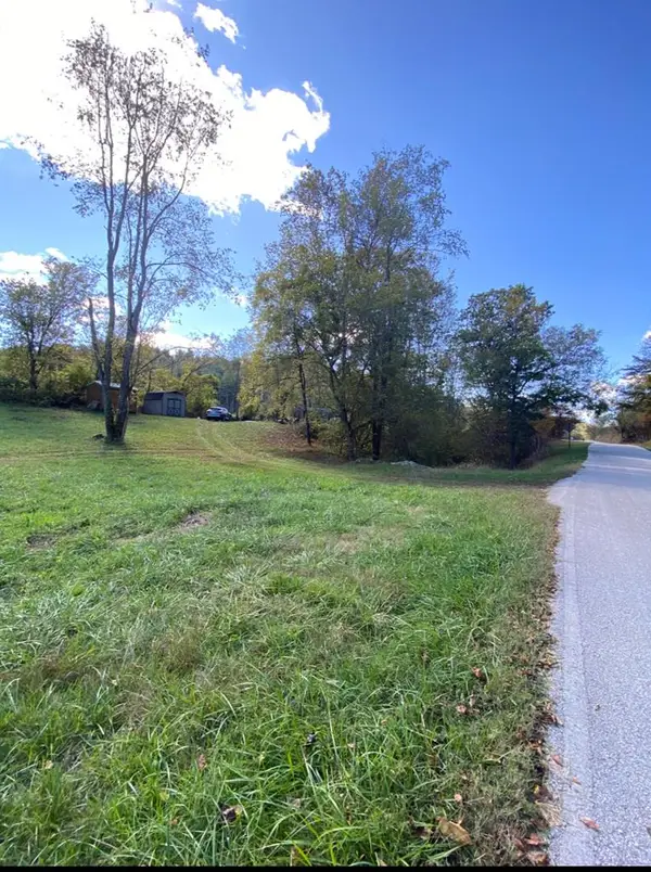 1328 Landsaw Road, Campton, KY 41301