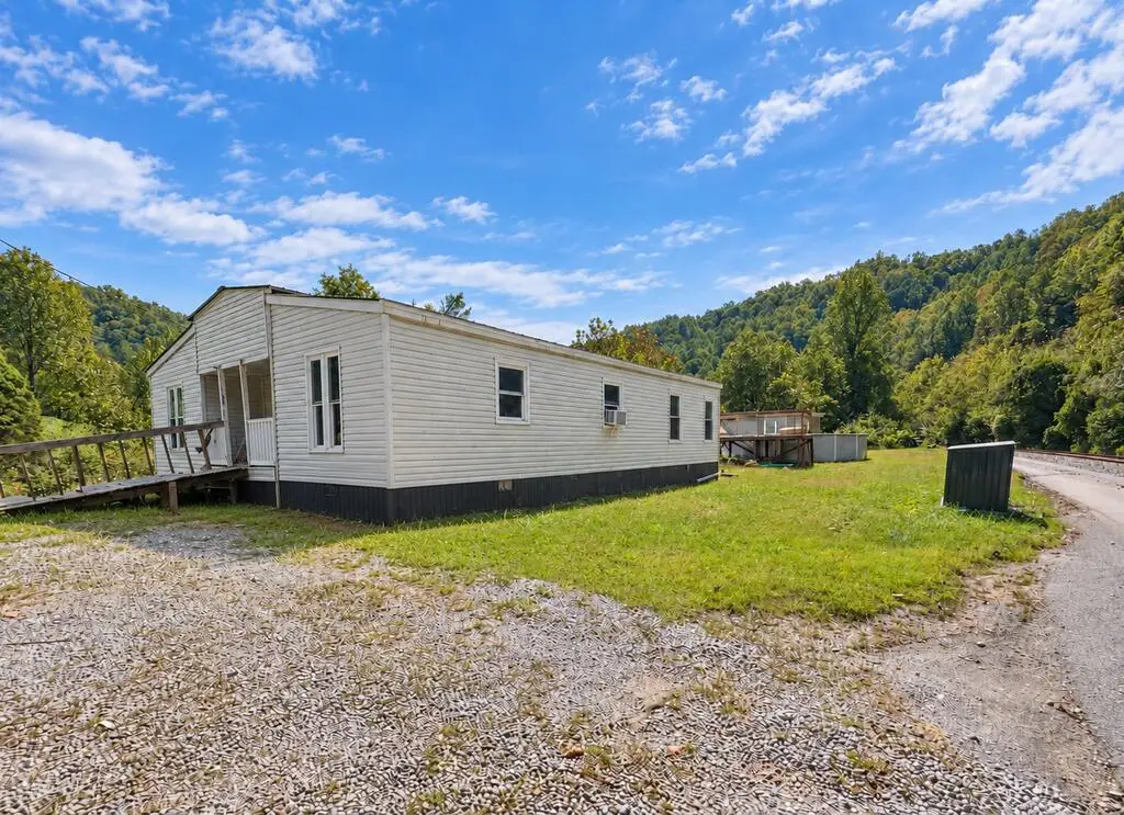 386 Arrowwood Dr, Happy, KY 41746 - #1