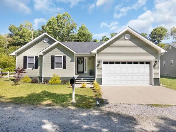 32 Kentucky Drive, Hazard, KY 41701