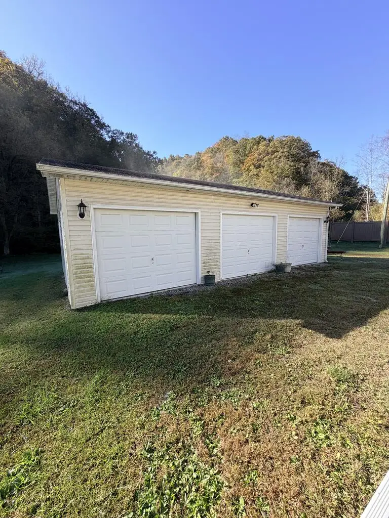 42 Wallen Dr, Prestonsburg, KY 41653 - #3