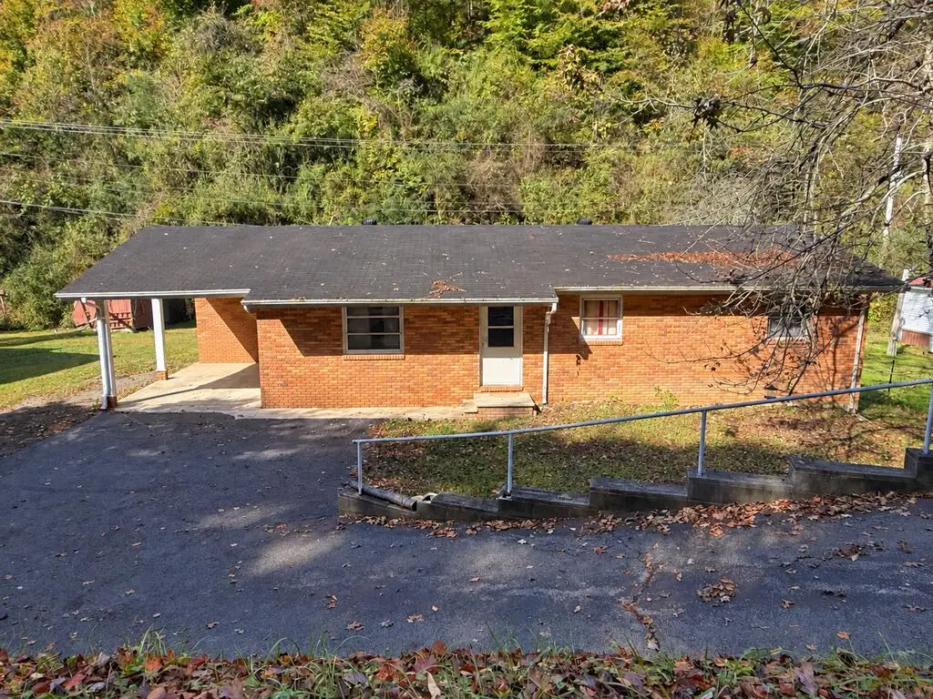 1015 Shelby Dry Fork, Shelbiana, KY 41562 - #1