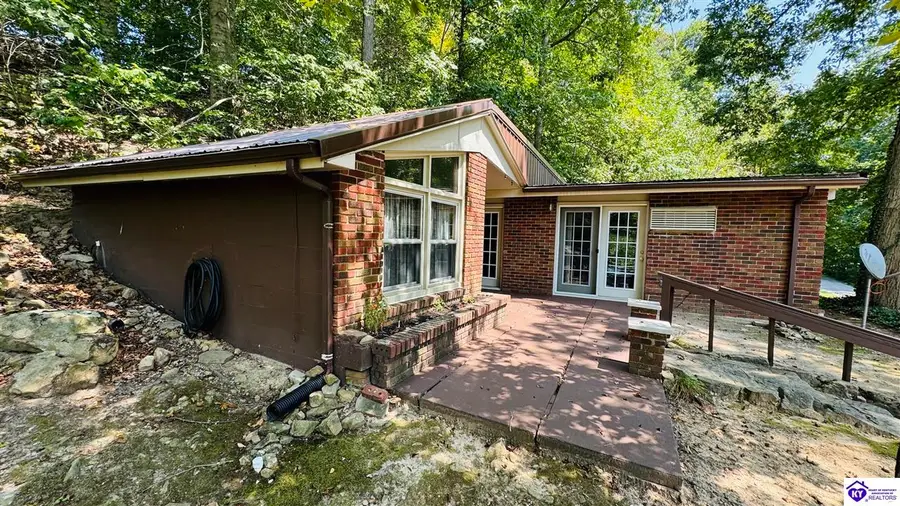 535 S River Bend Road, Leitchfield, KY 42754 - #3
