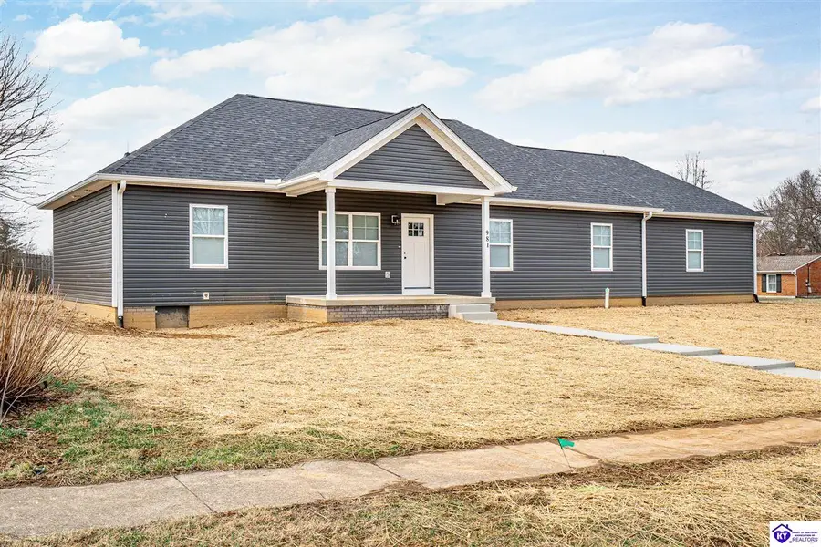 981 S Woodland Drive, Radcliff, KY 40160 - #2