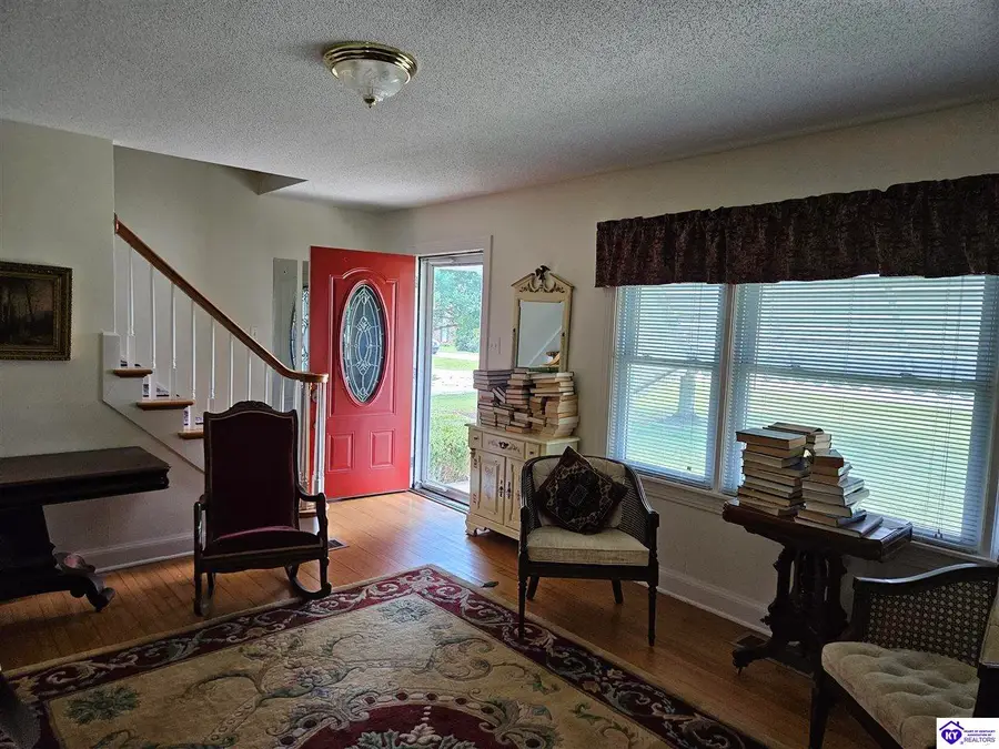 754 E Main Street, Cecilia, KY 42724 - #3
