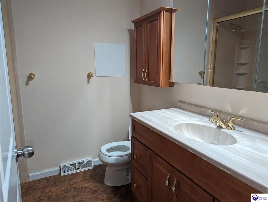 108 Wedgewood Court, Radcliff, KY 40160 - #3
