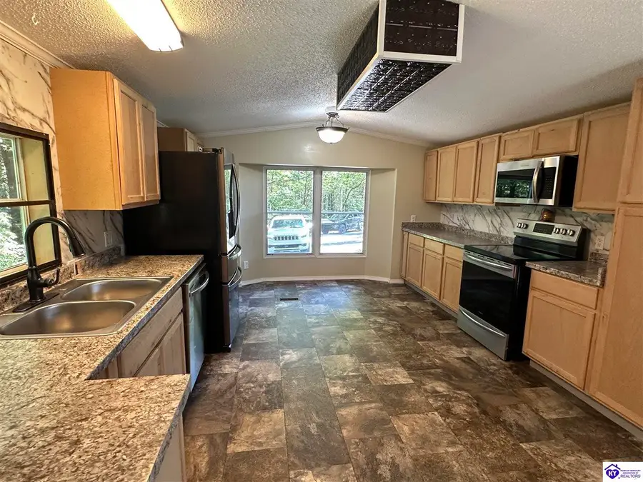 84 Lakeview Drive, Columbia, KY 42728 - #2