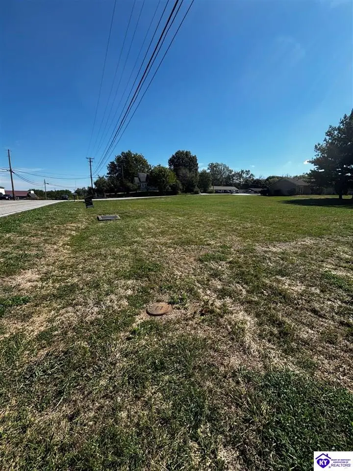 648 W Main Street, Campbellsville, KY 42718 - #2