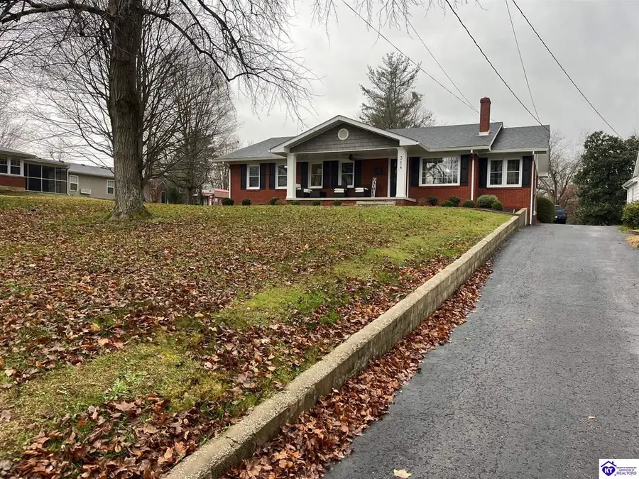 314 S Lincoln Boulevard, Hodgenville, KY 42748 - #3