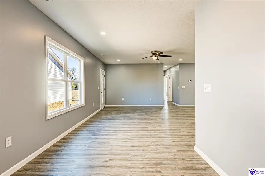 160 Shirley Boulevard, Vine Grove, KY 40175 - #3