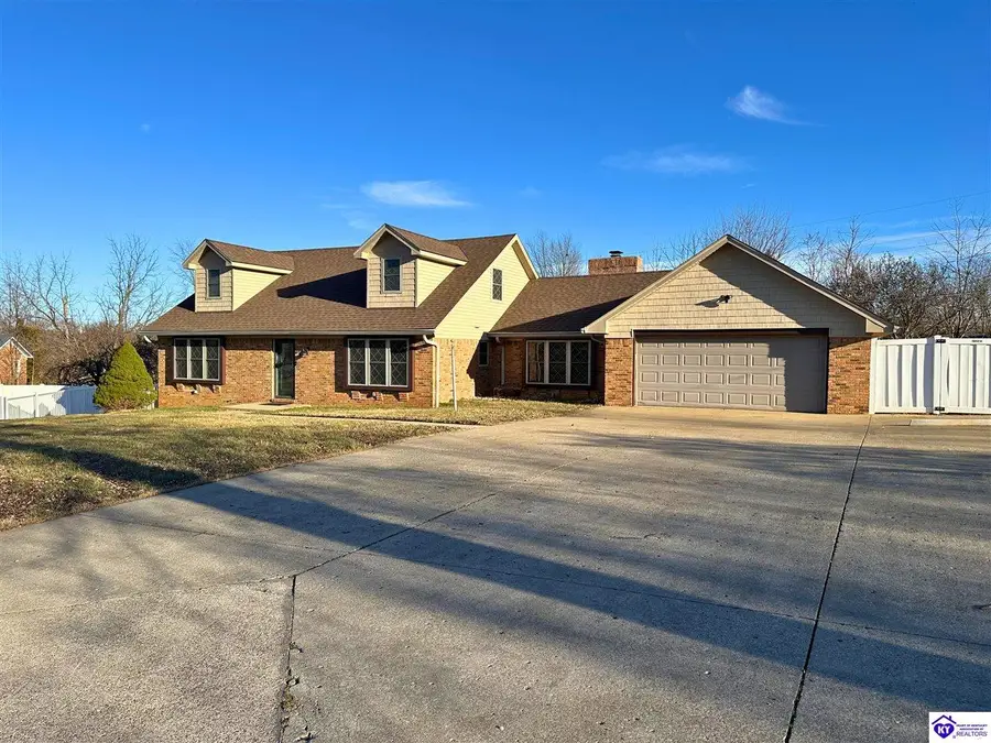 273 Manor Drive, Radcliff, KY 40160 - #2