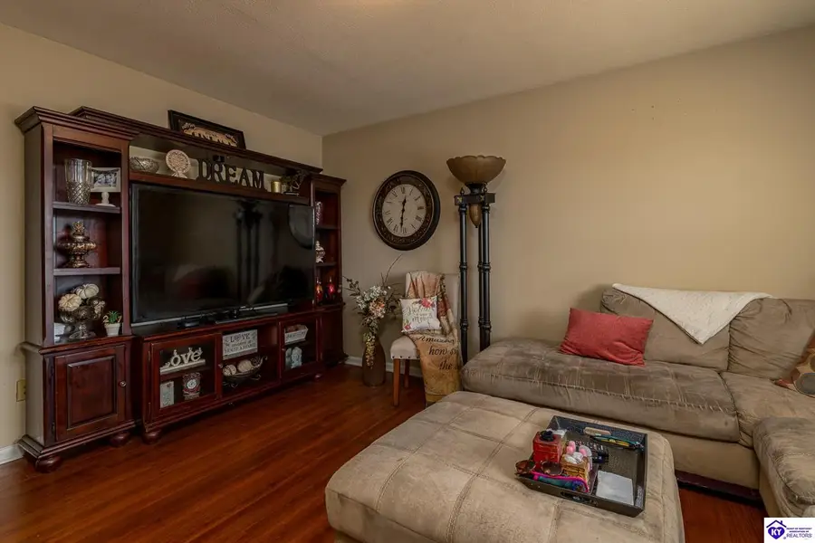 432 Berkley Court, Radcliff, KY 40160 - #3