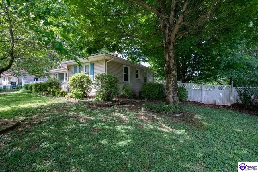 427 S Deepwood Drive, Radcliff, KY 40160 - #3
