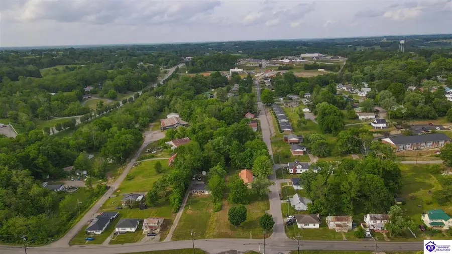 210 E Hodgenville Road, Greensburg, KY 42743 - #2