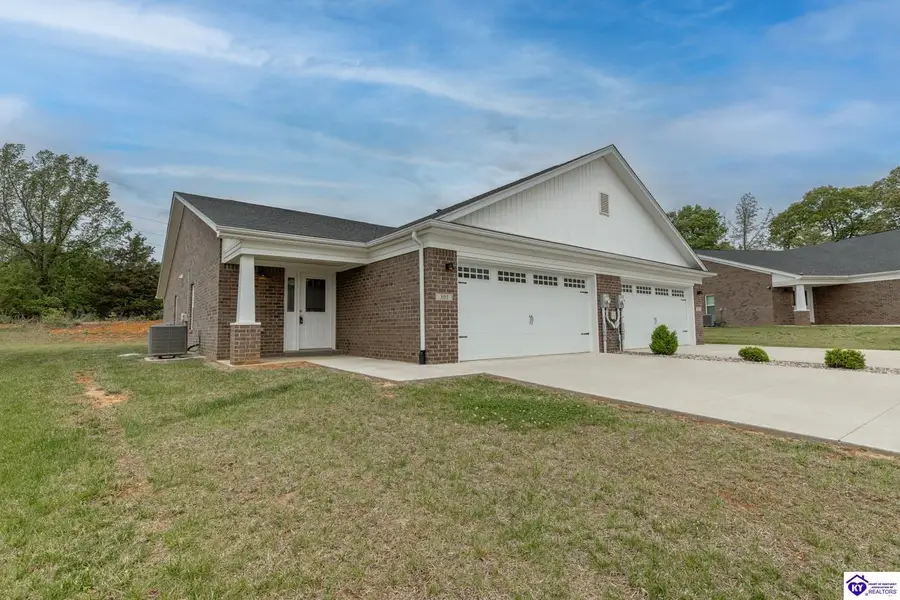 305 Breckinridge Circle, Vine Grove, KY 40175 - #2