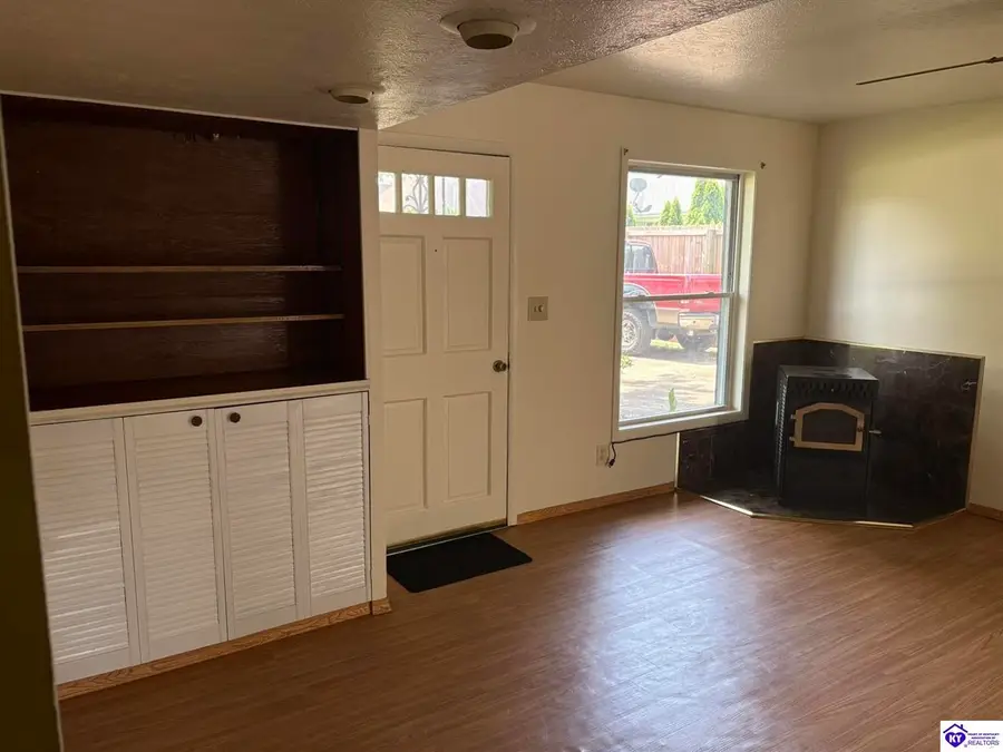 9801 Chambers Court, Jeffersontown, KY 40299 - #2