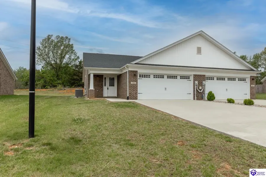 305 & 307 Breckinridge Circle, Vine Grove, KY 40175 - #2