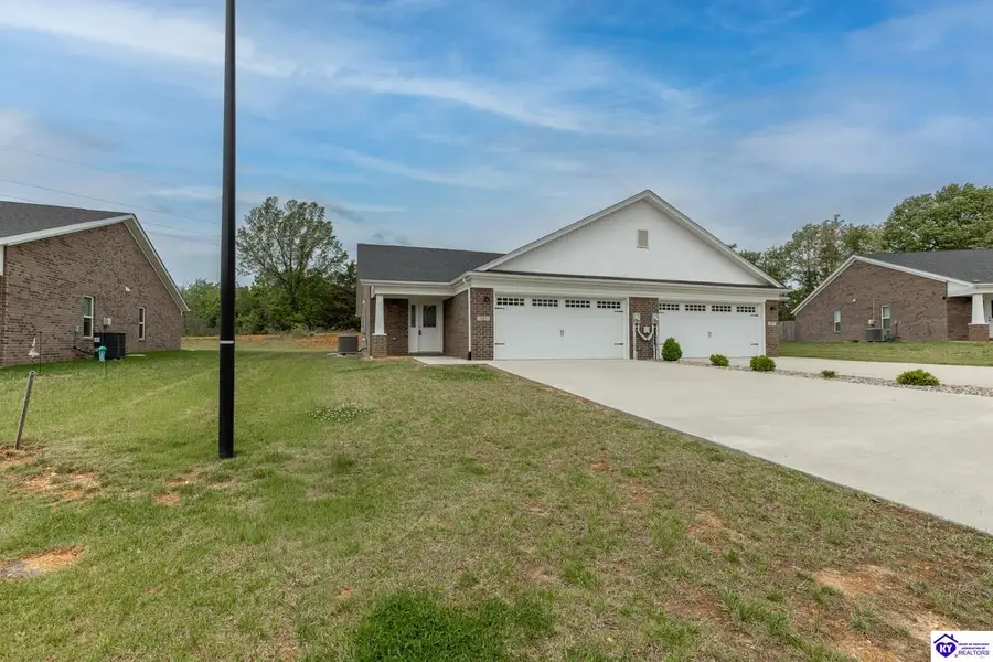 305 & 307 Breckinridge Circle, Vine Grove, KY 40175 - #3