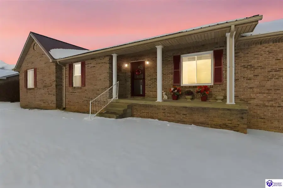 82 N Sunset Avenue, Cecilia, KY 42724 - #3