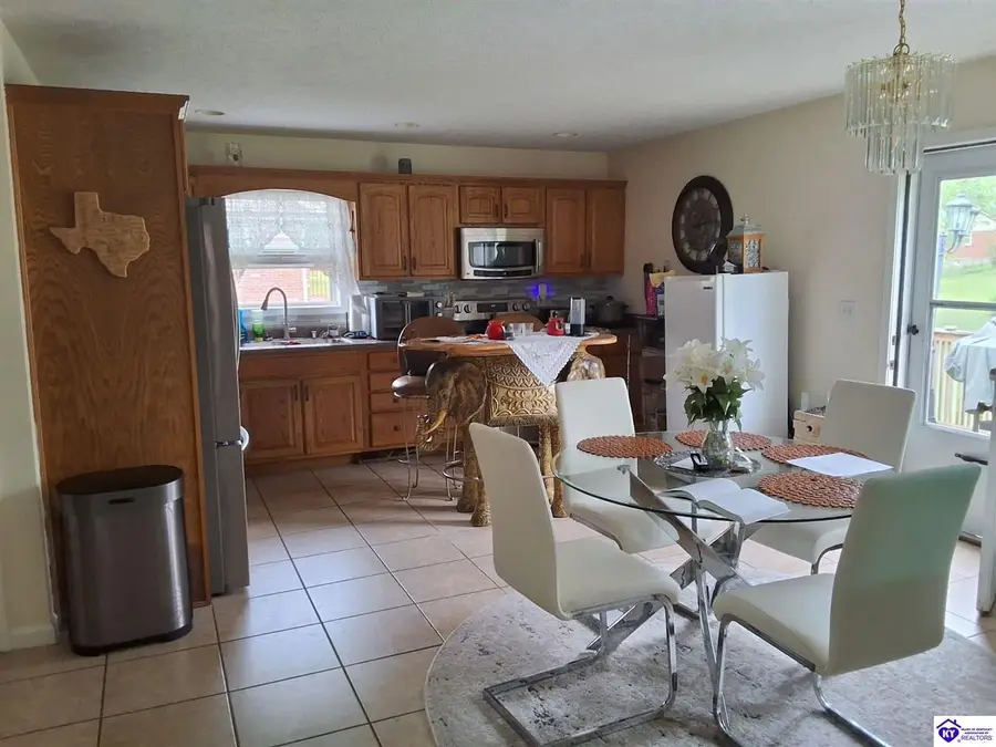 553 Charlemagne Boulevard, Elizabethtown, KY 42701 - #2