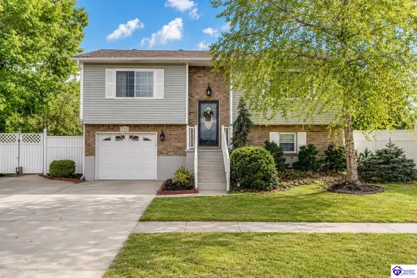 135 Meadowlake Drive, Radcliff, KY 40160